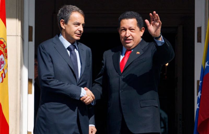 Chávez define al Rey y a Zapatero como "sus amigos" y les ofrece una relación de igualdad