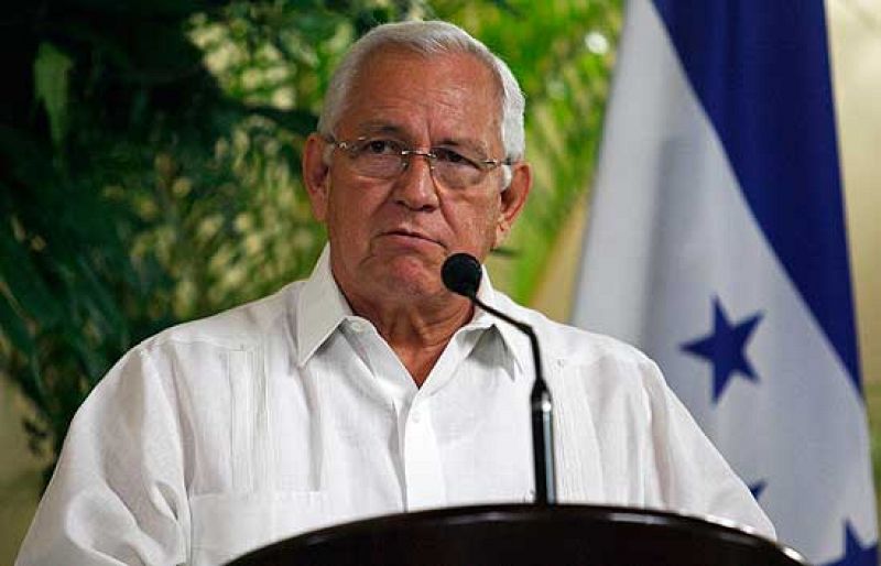 EE.UU. cancela el visado al presidente de Honduras, al canciller y a 14 magistrados