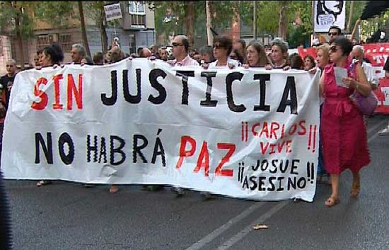 Miles de personas se manifiestan en recuerdo de Carlos Palomino