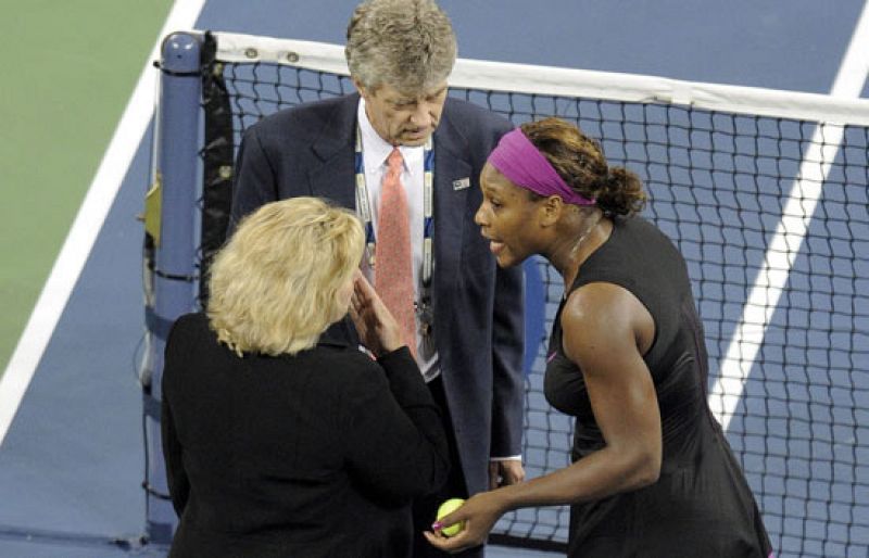 Serena no hace gala de su nombre en el US Open