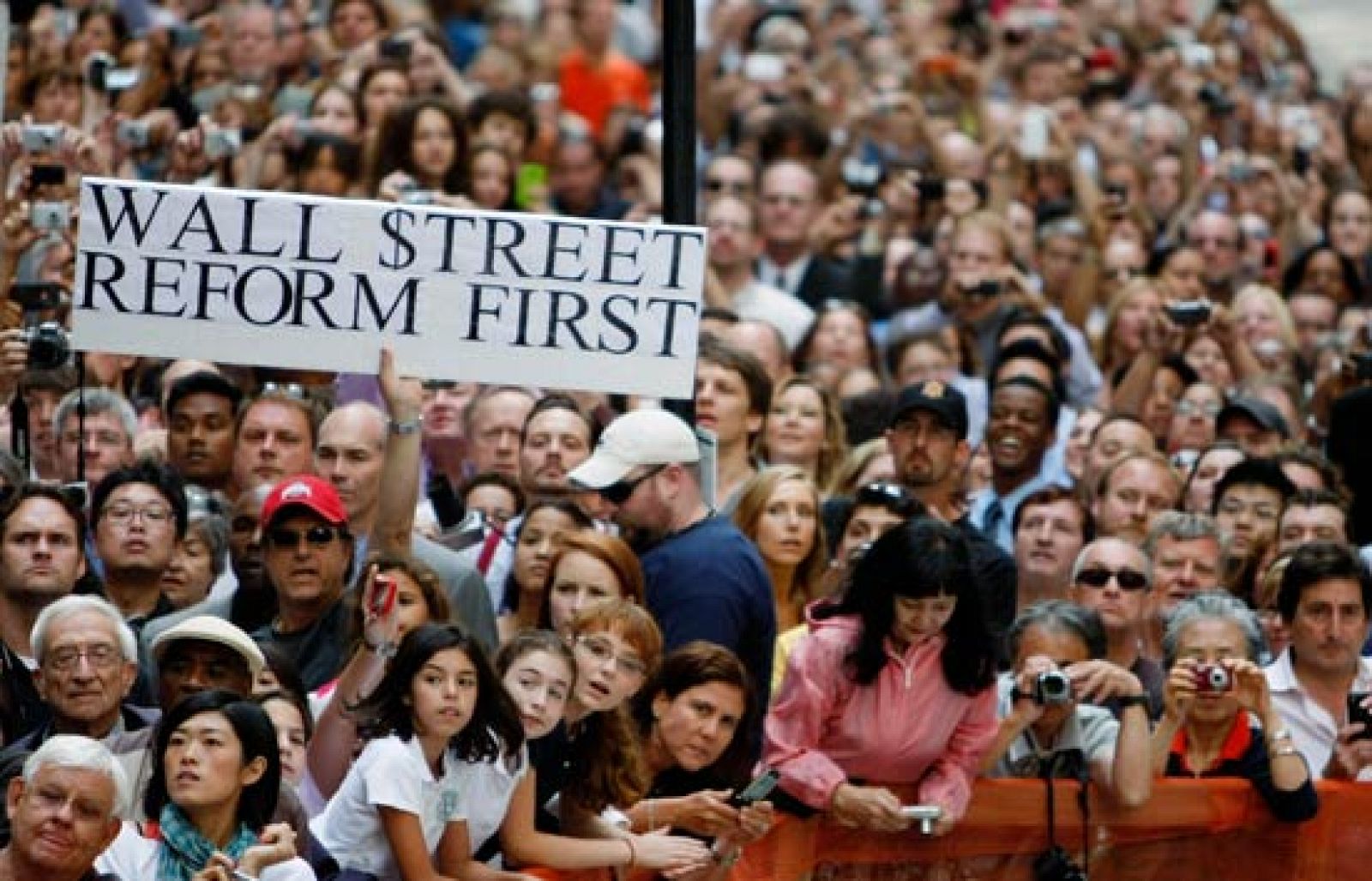 Obama hace una fuerte llamada de atención sobre la necesidad de regulación de Wall Street | Ver