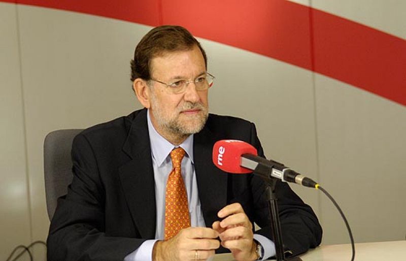 Rajoy: "Zapatero está viendo como buena parte de su equipo lo deja solo"