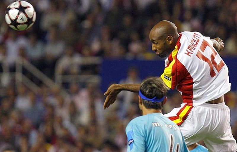 El Sevilla cumple de manera impecable