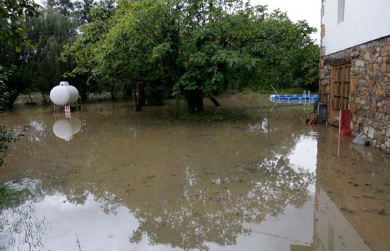 Inundaciones y cortes de luz en Vizcaya por las fuertes lluvias
