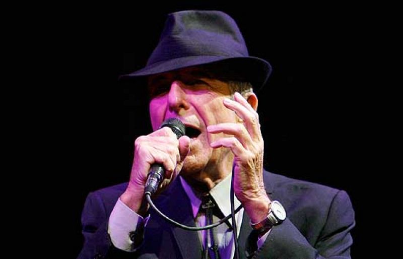 Leonard Cohen recibe el alta hospitalaria tras desvanecerse en su concierto de Valencia