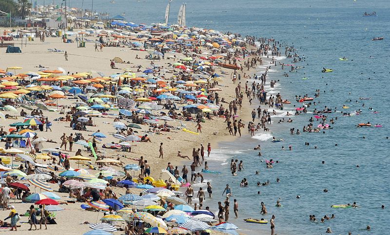 España recibe 36,93 millones de turistas hasta agosto, casi un 10% menos que en 2008