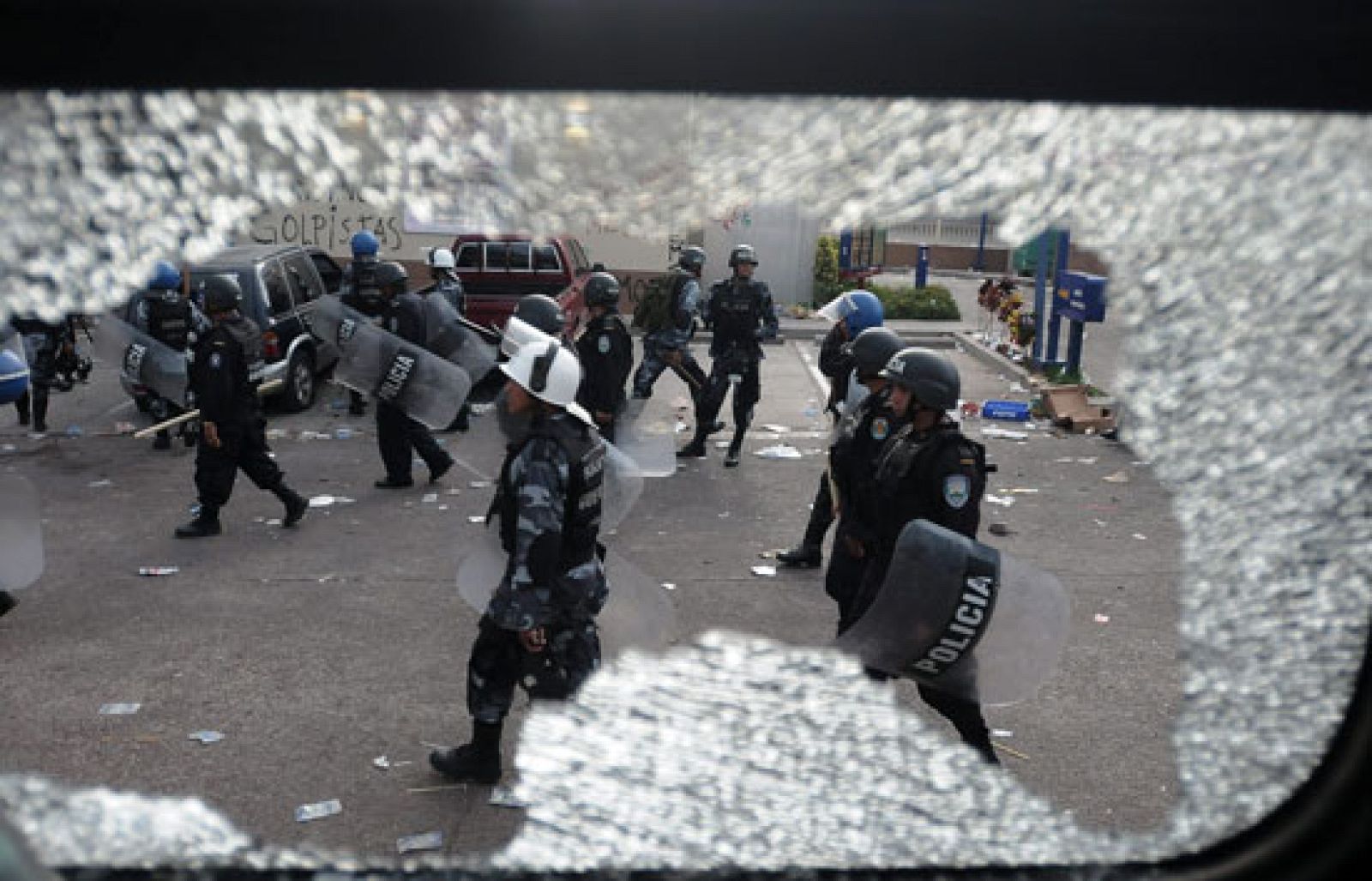 50 detenidos en los disturbios de Honduras y otros 100 por violar el toque de queda | Ver