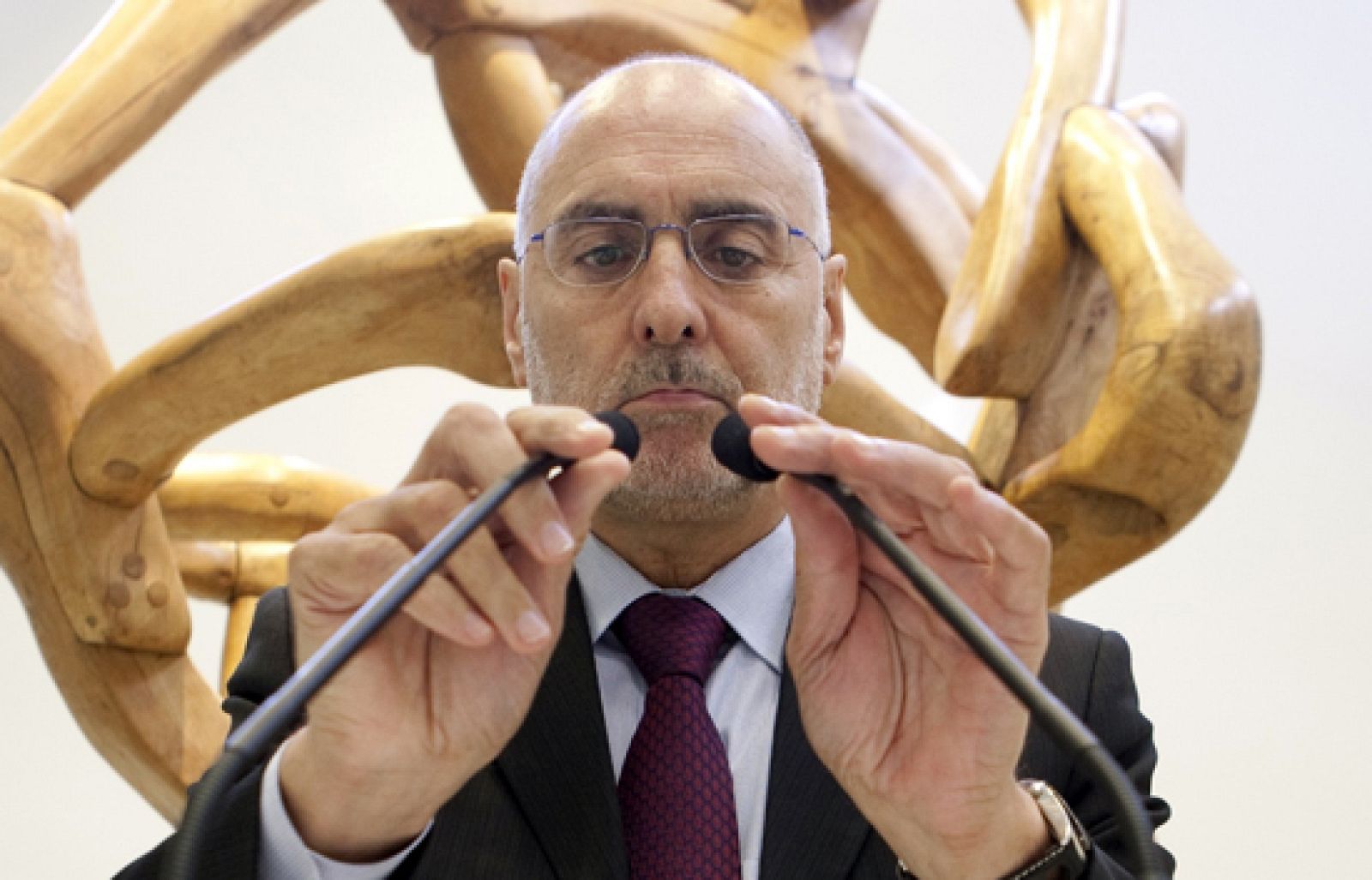 El Tribunal Superior de Justicia Vasco revoca la orden del Gobierno de Patxi López de prohibir la exhibición de fotos de etarras.