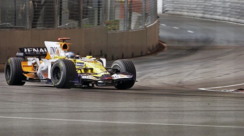 Alonso retorna a Singapur en la semana negra de Renault