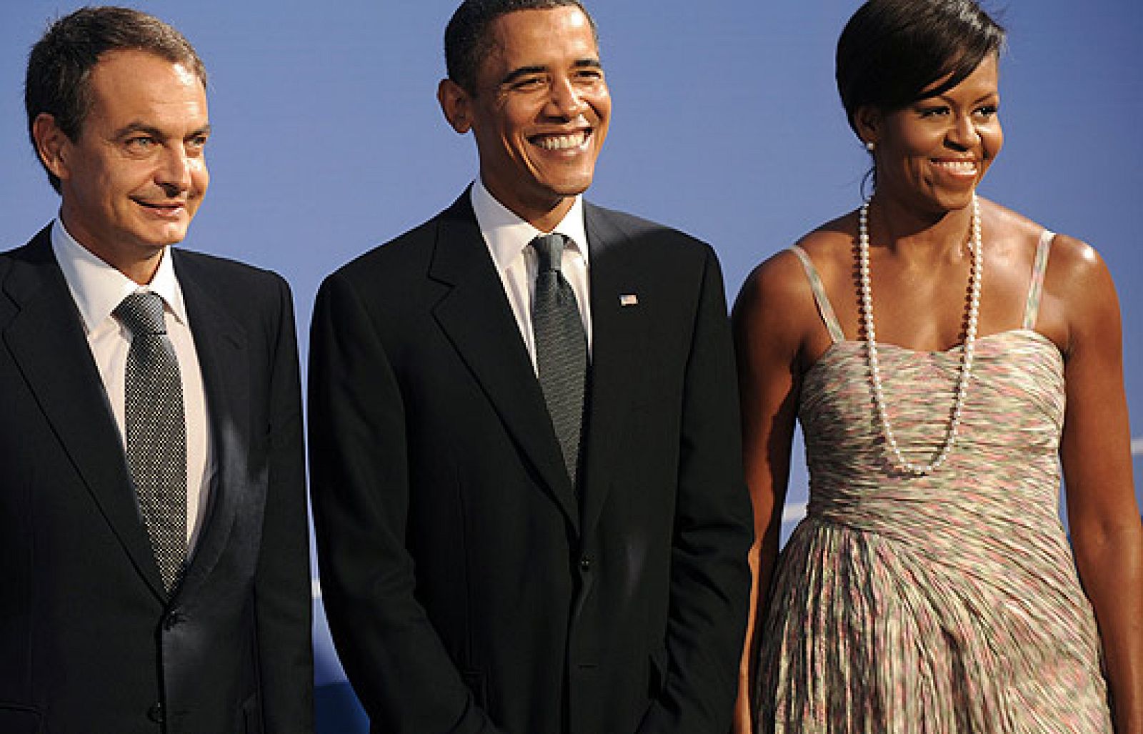 Con esta coloquial fórmula ha saludado Barack Obama a Rodríguez Zapatero a su llegada a la cena de gala con la que arranca la cumbre del G-20 en Pittsburgh, en EE.UU., y a la que el presidente español ha acudido en ausencia de su esposa.