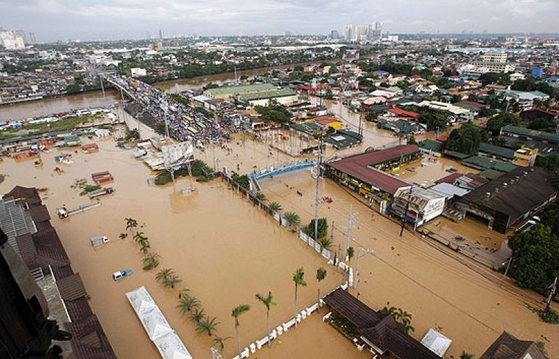 Al menos 72 muertos por tormenta tropical en Manila e isla Luzón en Filipinas