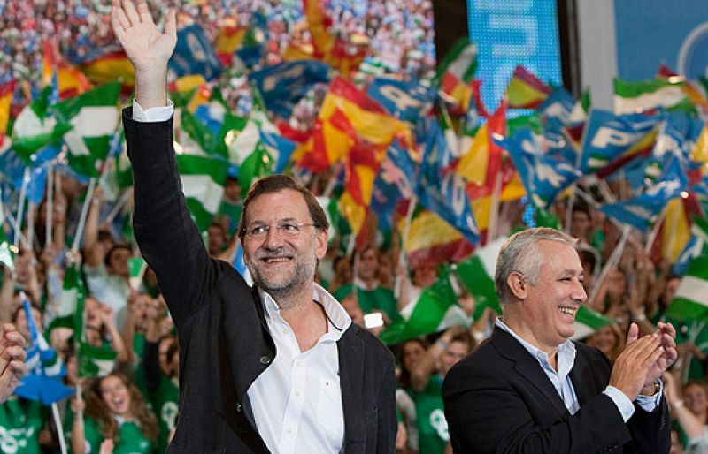 Rajoy: Con la subida de impuestos Zapatero "busca que sus chapuzas las paguen los españoles"