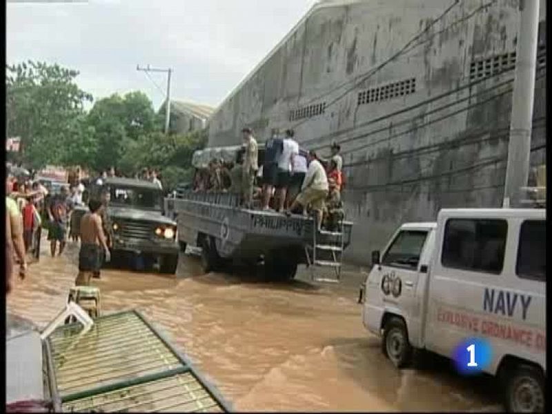 Aumentan a 100 los muertos por la tormenta tropical 'Ketsana' en Filipinas