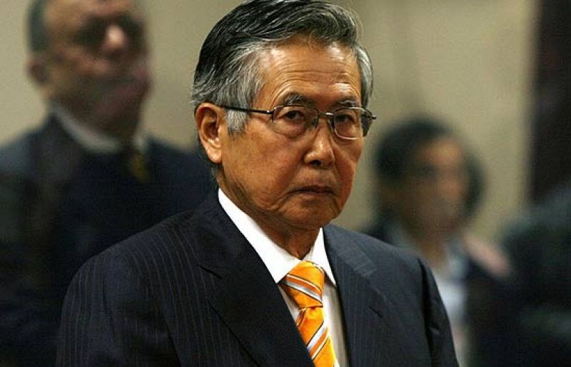 Fujimori admite que espió y sobornó