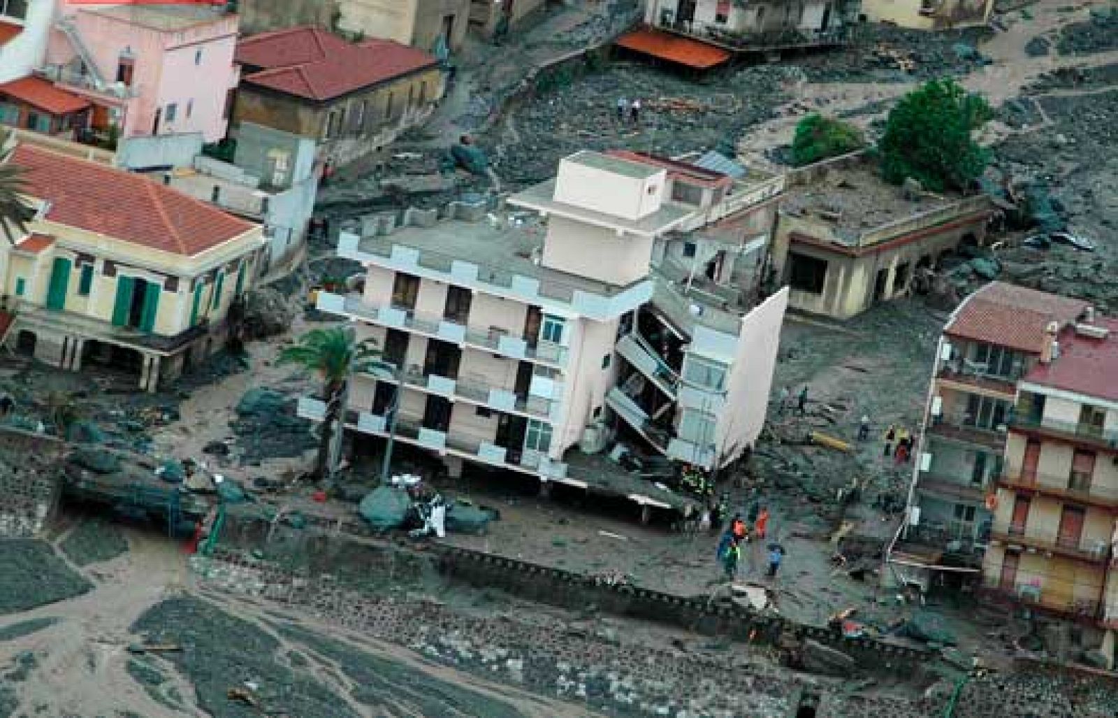 En Sicilia las lluvias torrenciales causan la muerte de al menos 18 personas y heridas a otras 60 | Ver