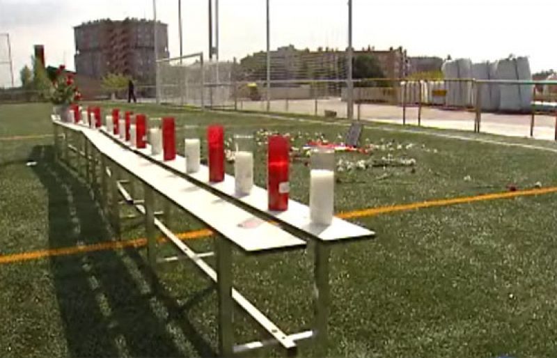 Muere un niño de 9 años en Sabadell tras caerle encima un banquillo de fútbol