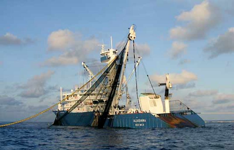 Garzón ordena el traslado urgente a España de los piratas detenidos por el secuestro del 'Alakrana'