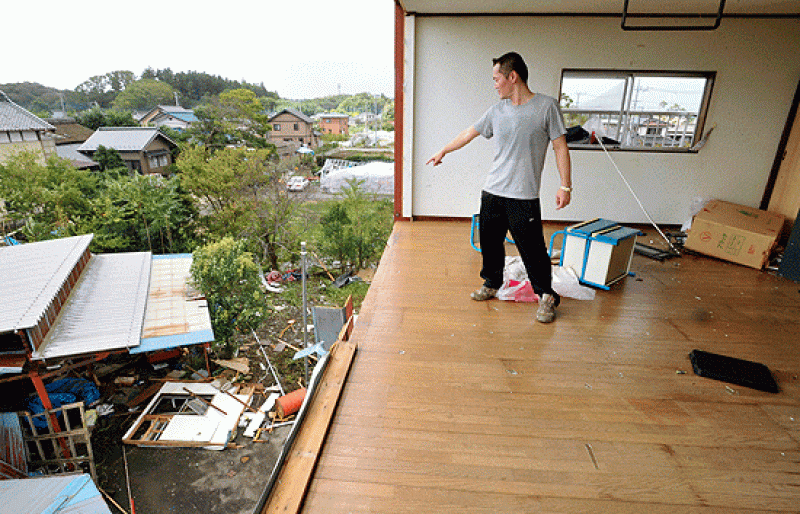 Dos muertos y más de 40 heridos por el tifón "Merlor" en Japón