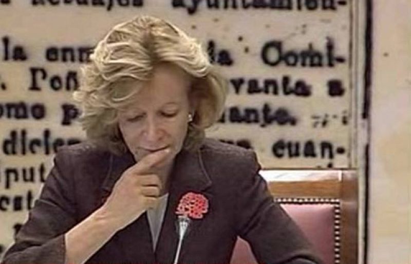 Salgado avisa de que "aún quedan por delante momentos difíciles" de la crisis