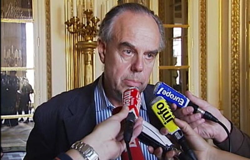 El ministro de Cultura francés asegura que nunca ha practicado la pedofilia y que no dejará el cargo