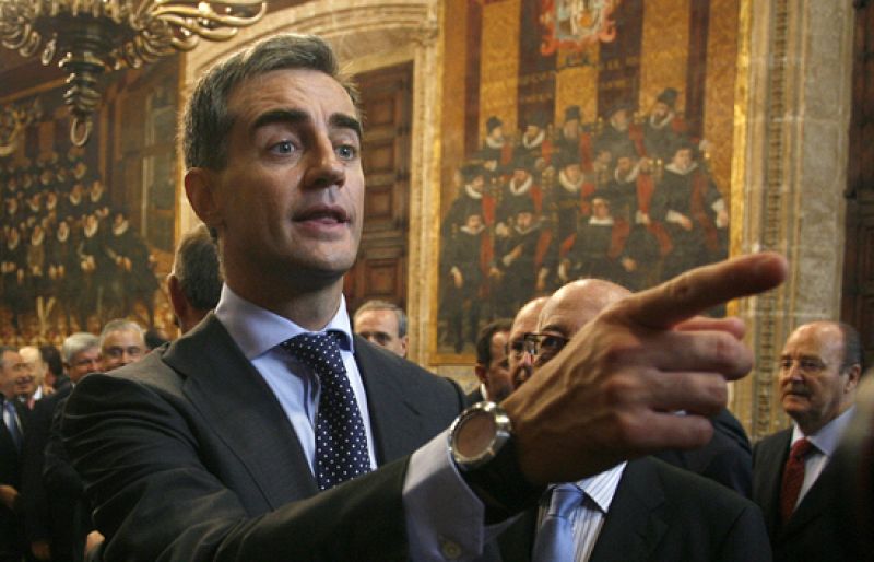 Génova presiona a Camps para que prescinda de Costa tras el levantamiento del sumario Gürtel