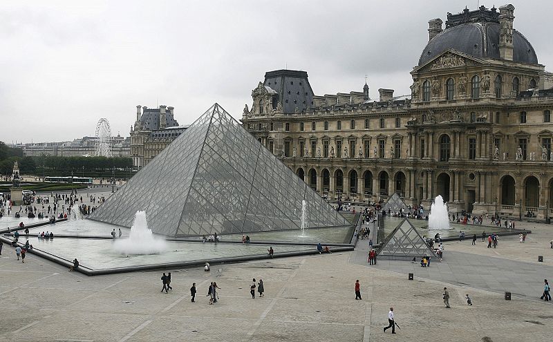 Francia devolverá las cinco antigüedades del Louvre reivindicadas por Egipto