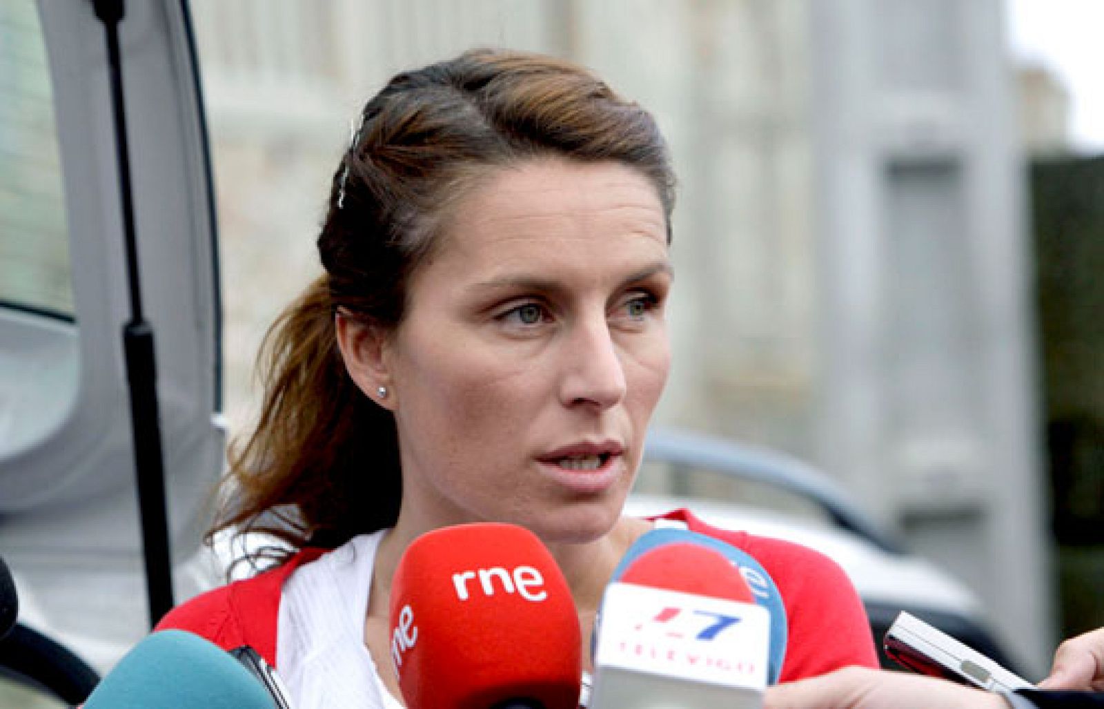 Defensa entrega al mando de la Operación Atalanta a los dos piratas detenidos por el secuestro del Alakrana | Ver