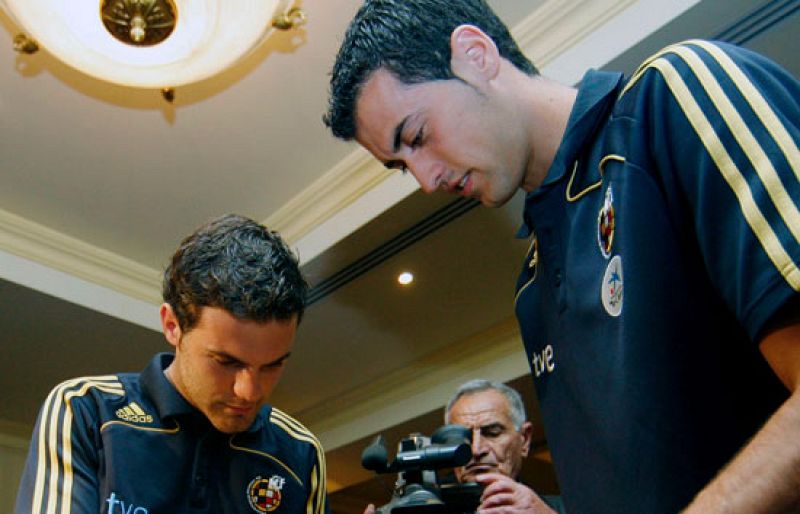 Busquets: "Si se duda del compromiso de Puyol y Xavi, hay que dudar de todos"