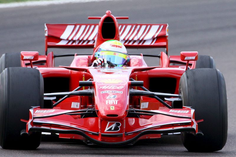 Massa vuelve a pilotar un Ferrari