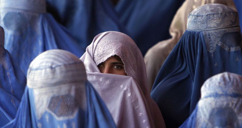 Italia quiere prohibir el burka en las escuelas