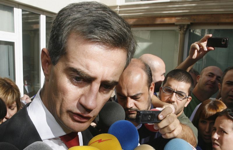 El PP valenciano cede ante Génova y destituye a Costa como secretario general y portavoz