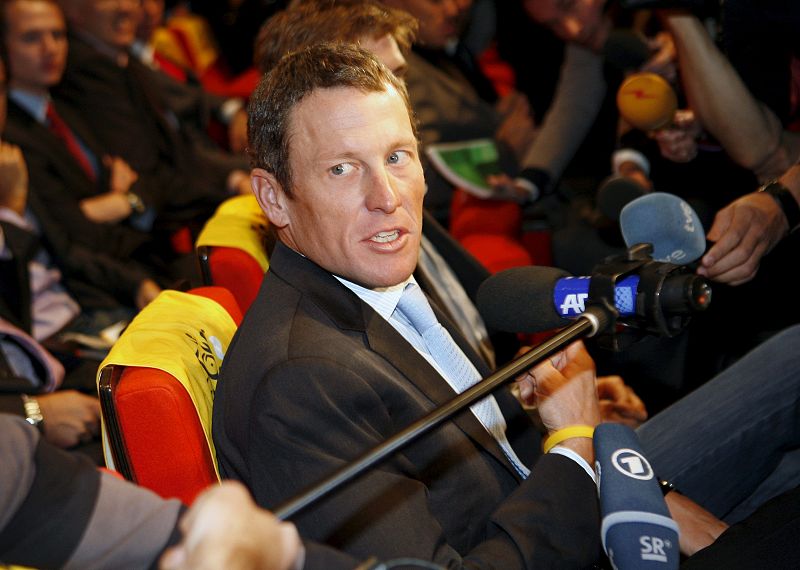 Armstrong: "Hay más rivales, además de Contador"