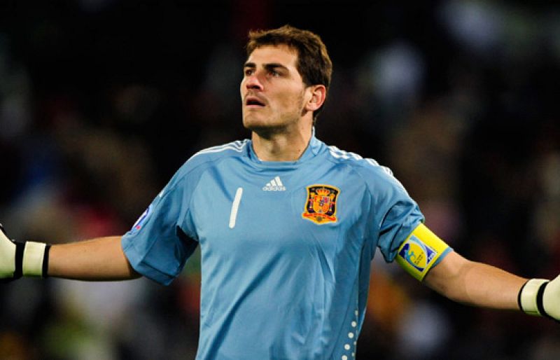 Casillas iguala a Zubi en victorias con la 'Roja'