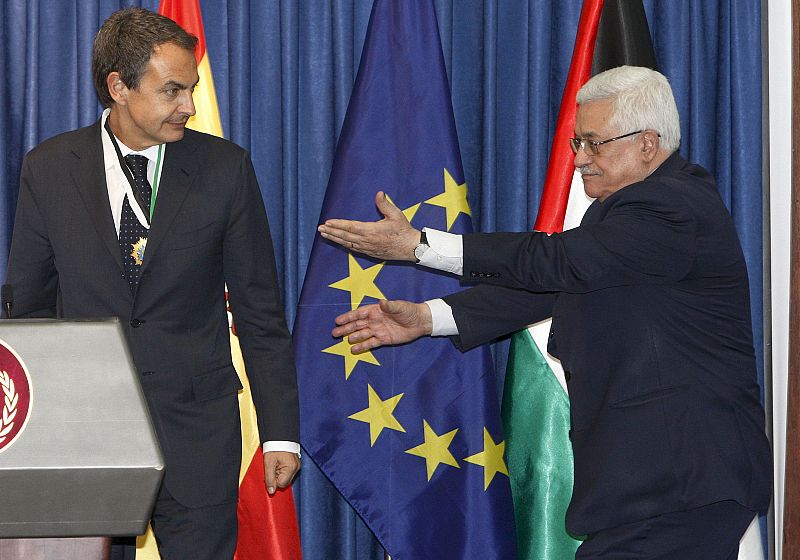 Zapatero, en la 'Mukata': "España va a mojarse por el Estado palestino"