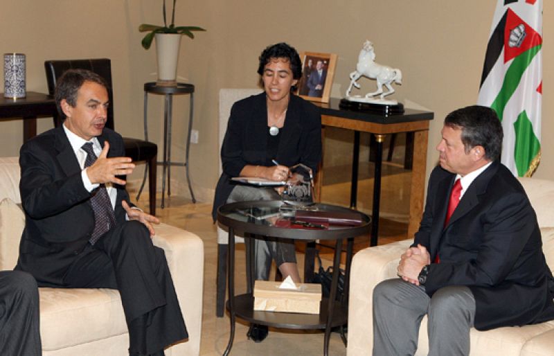 Zapatero asegura a los soldados españoles en el Líbano que están contribuyendo a la paz