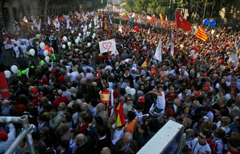 Miles de personas se manifiestan en Madrid contra la reforma de la Ley del Aborto