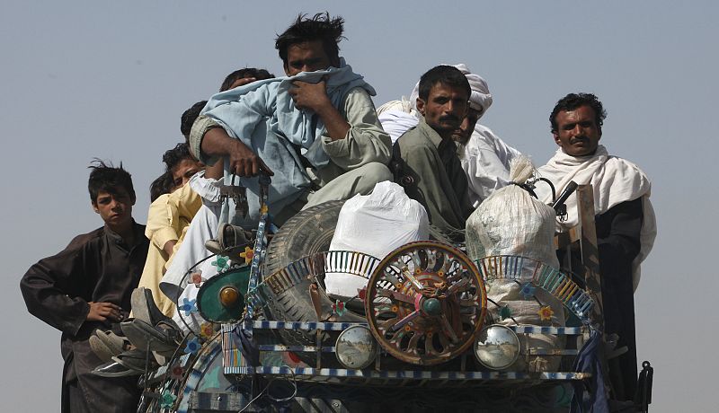 Decenas de miles de civiles huyen despavoridos de la región paquistaní de Waziristán del Sur