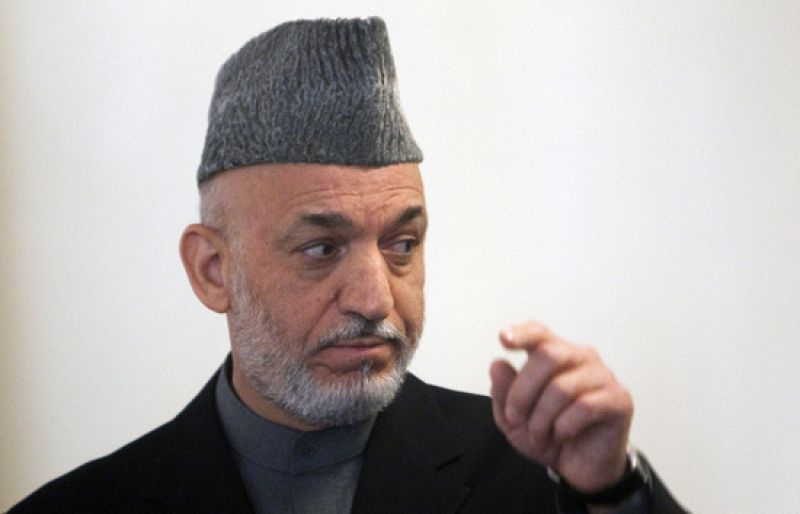 Karzai se resigna y acepta que Afganistán celebre una segunda vuelta el 7 de noviembre