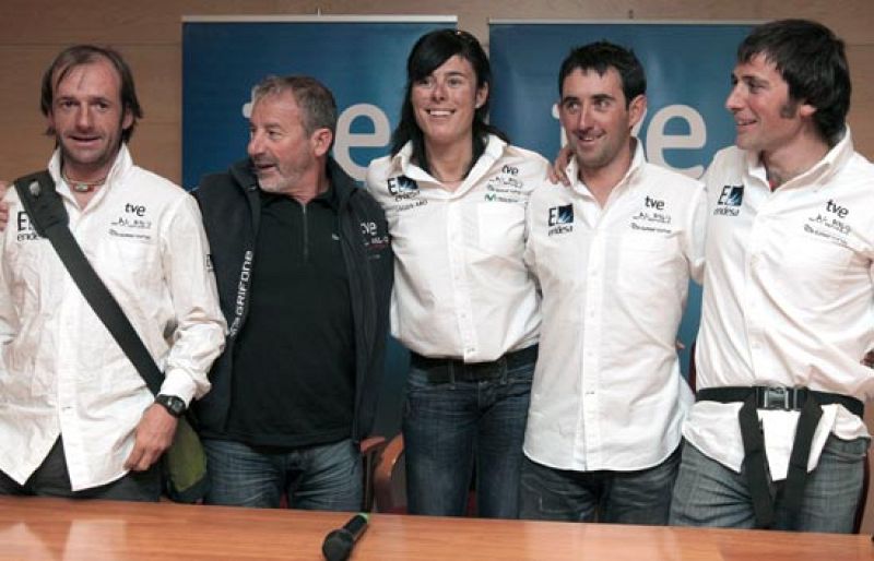 Edurne: "Intentaremos conseguir los ochomiles que nos faltan en 2010"