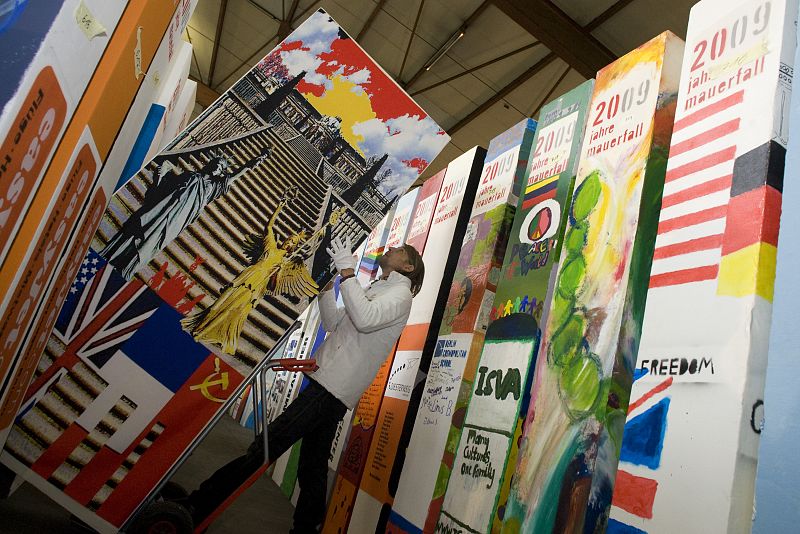 Un muro gigante de dominó conmemorará los 20 años de la caída del Muro