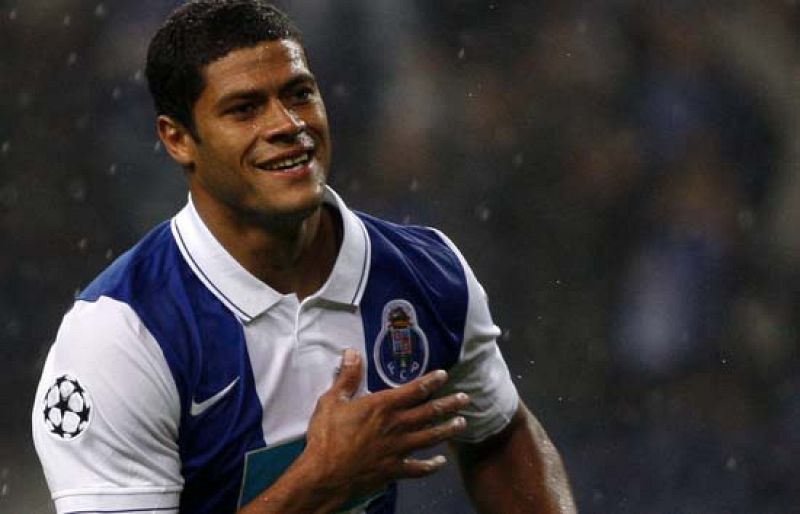 "Hulk" lidera al Oporto en la victoria ante el APOEL
