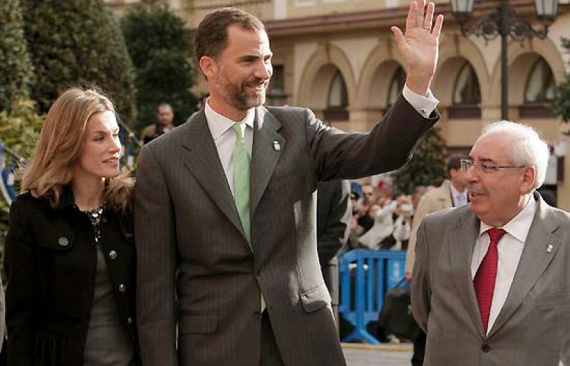 Oviedo recibe a los príncipes y se prepara para la entrega de los Premios Príncipe de Asturias