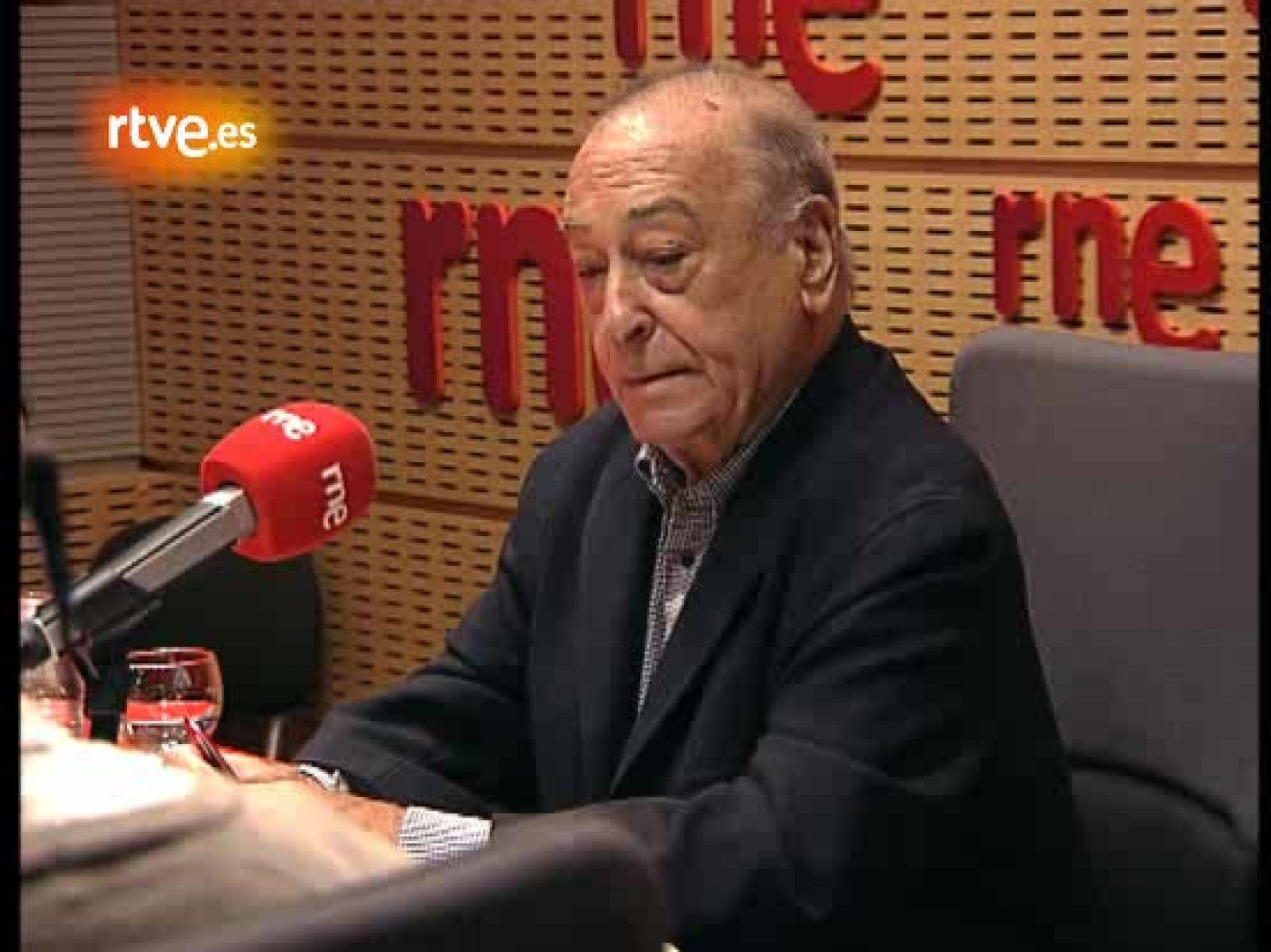 Redondo reconoce el papel de Fernández Campo | Ver