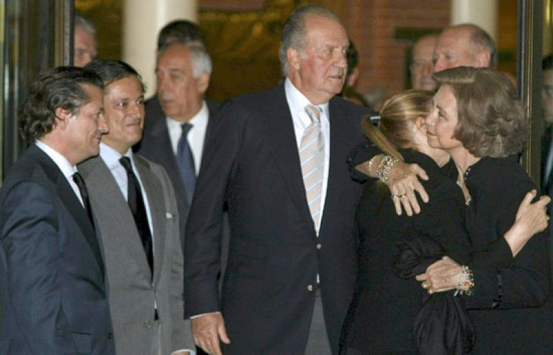 La Familia Real al completo se despide de Sabino Fernández Campo