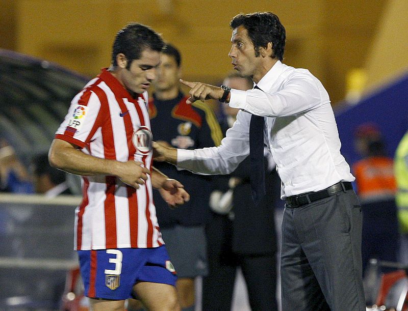 El Atlético cumple sin brillar en el estreno de Quique