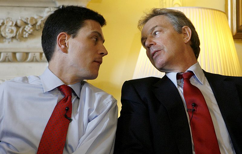 La UE cierra la puerta a Blair y se la abre a su delfín Miliband
