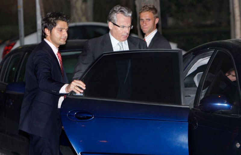 CiU anuncia la suspensión temporal de la militancia de Alavedra y Prenafeta