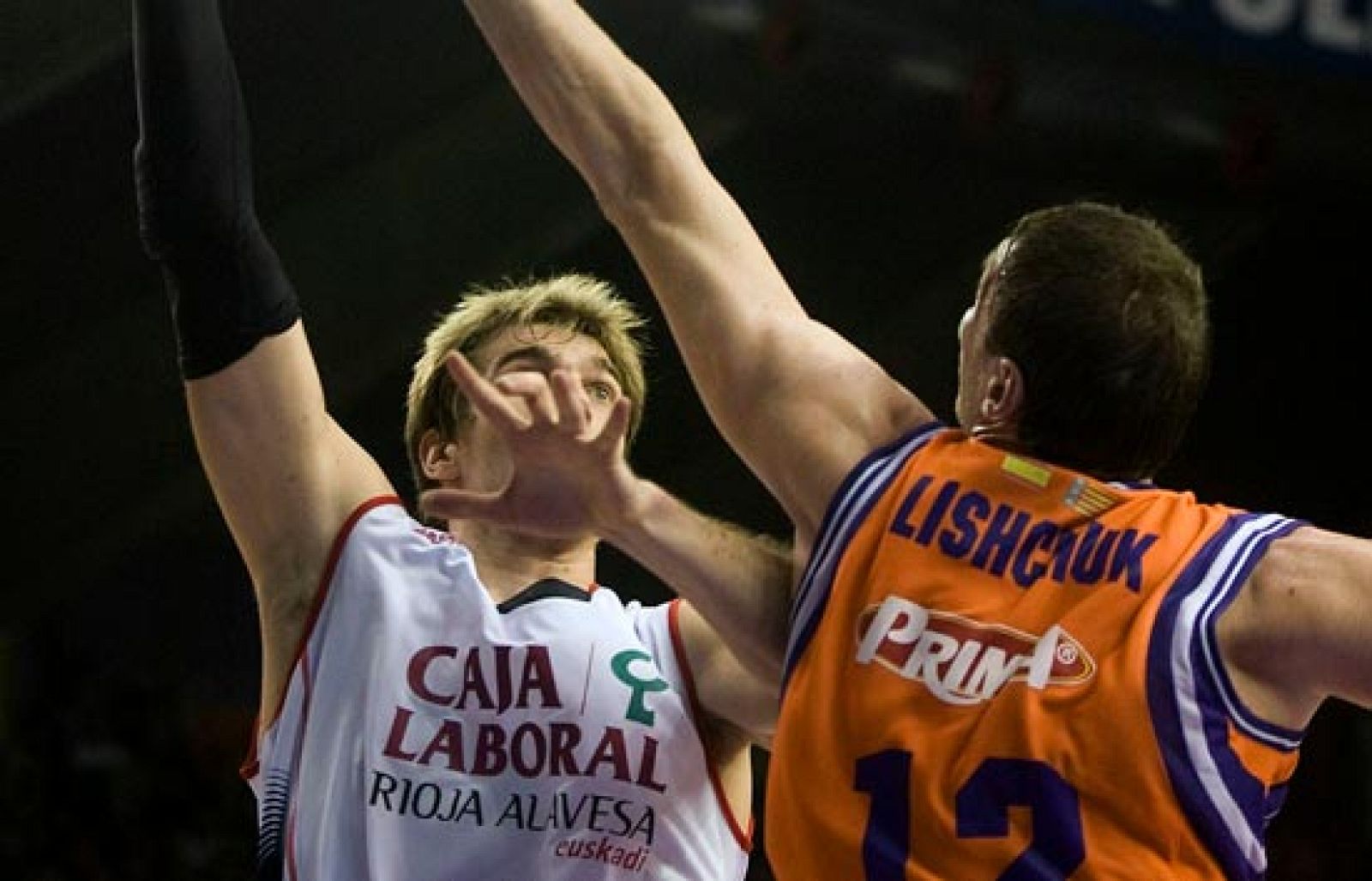 Valencia Basket Club 81-74 Caja Laboral - Baloncesto en RTVE | Ver