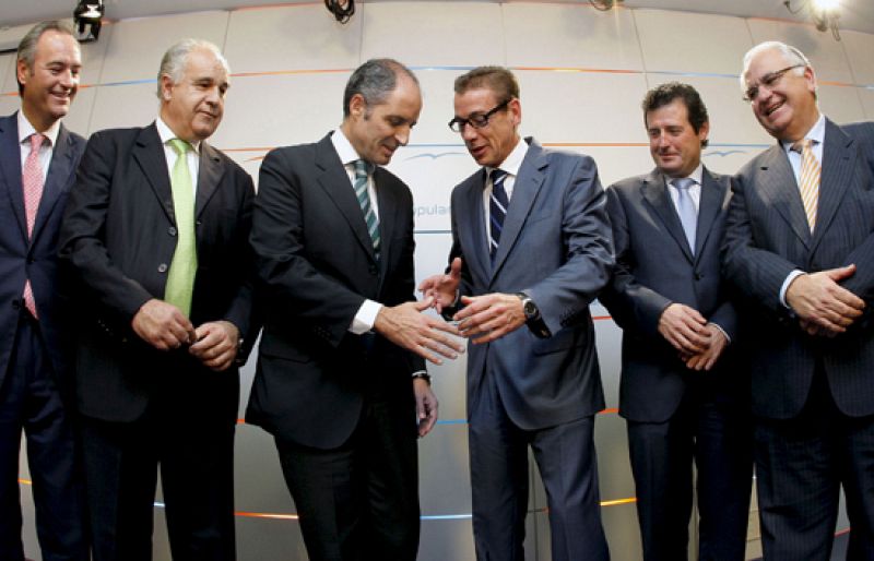 Camps defiende que "siempre ha sido leal" a Rajoy a quien le une una amistad "muy íntima y especial"
