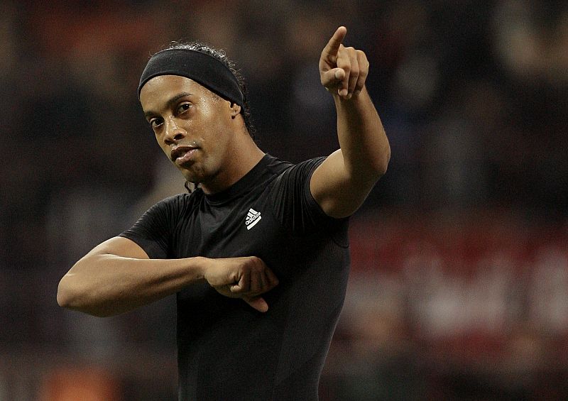 Ronaldinho: "Quiero marcar goles y seguir dando pases"